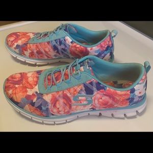 Skechers Tennis Shoes
